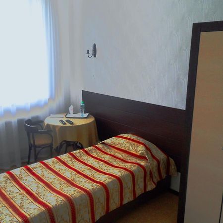 Florentina Hotel Edinet Ngoại thất bức ảnh