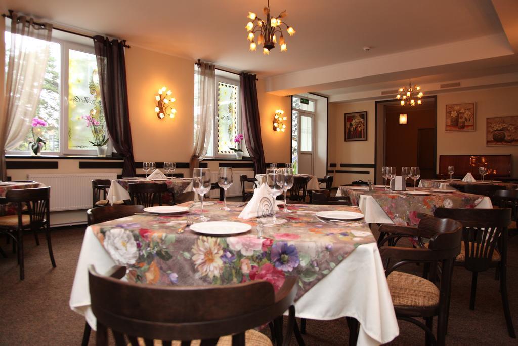 Florentina Hotel Edinet Ngoại thất bức ảnh
