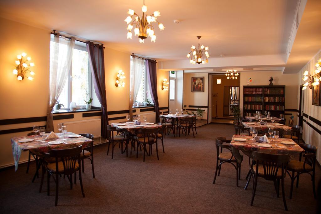 Florentina Hotel Edinet Ngoại thất bức ảnh
