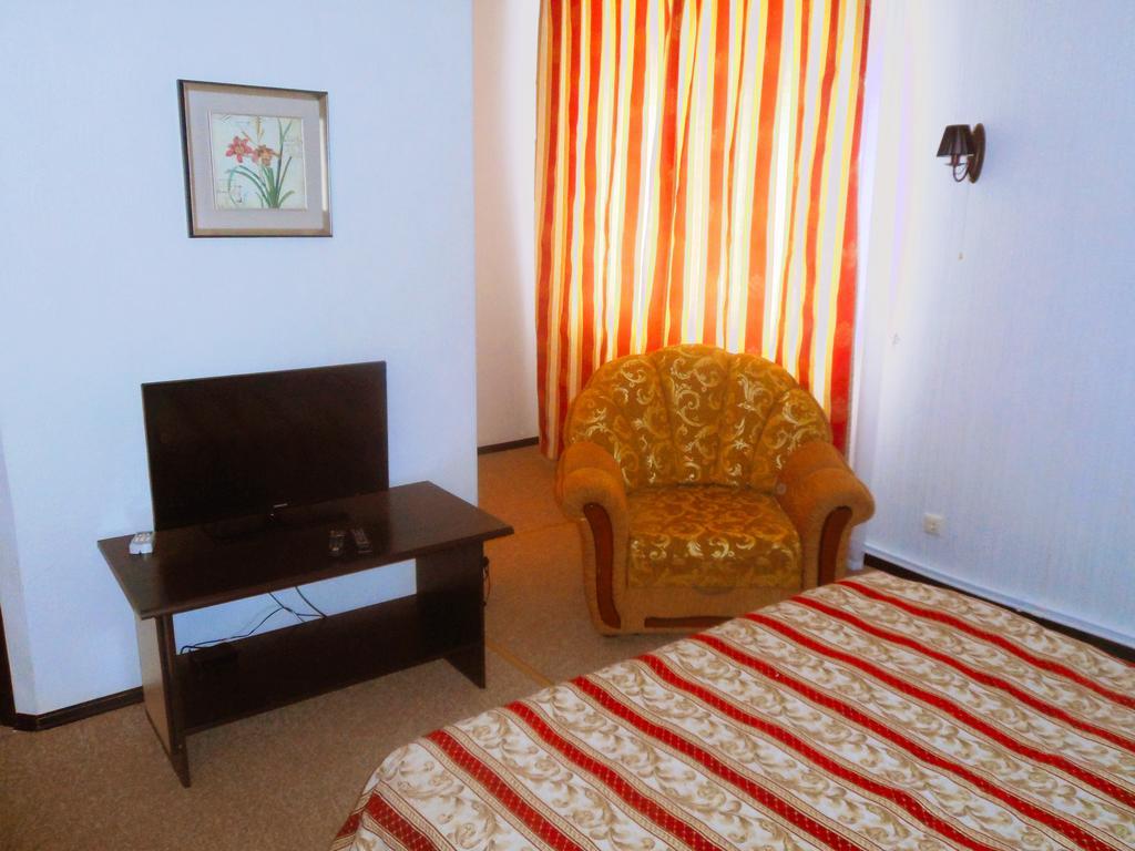 Florentina Hotel Edinet Ngoại thất bức ảnh